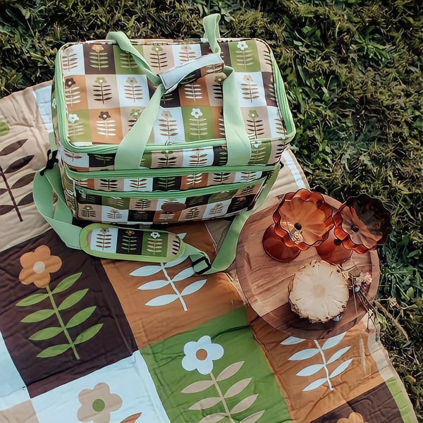 The Young Folk Collective Large Picnic Cooler Bag | Daisy Chain ⭐️