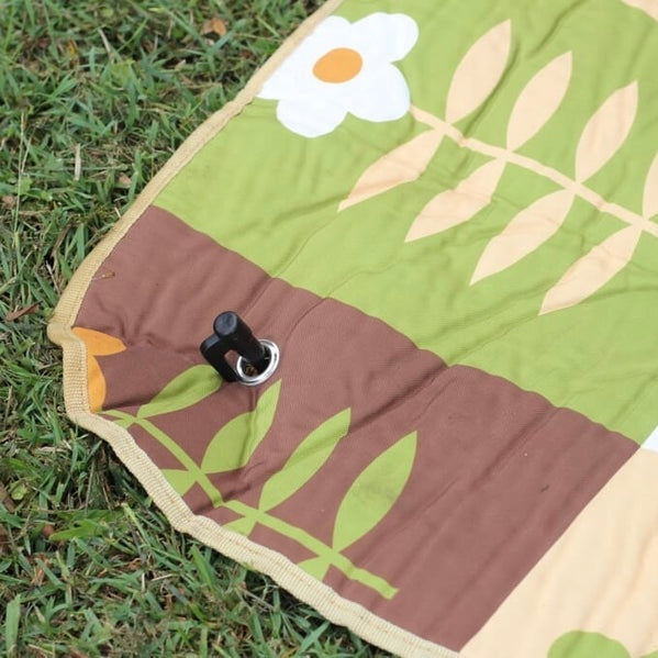 The Young Folk Collective Water-Resistant Picnic Mat | Daisy Chain ⭐️